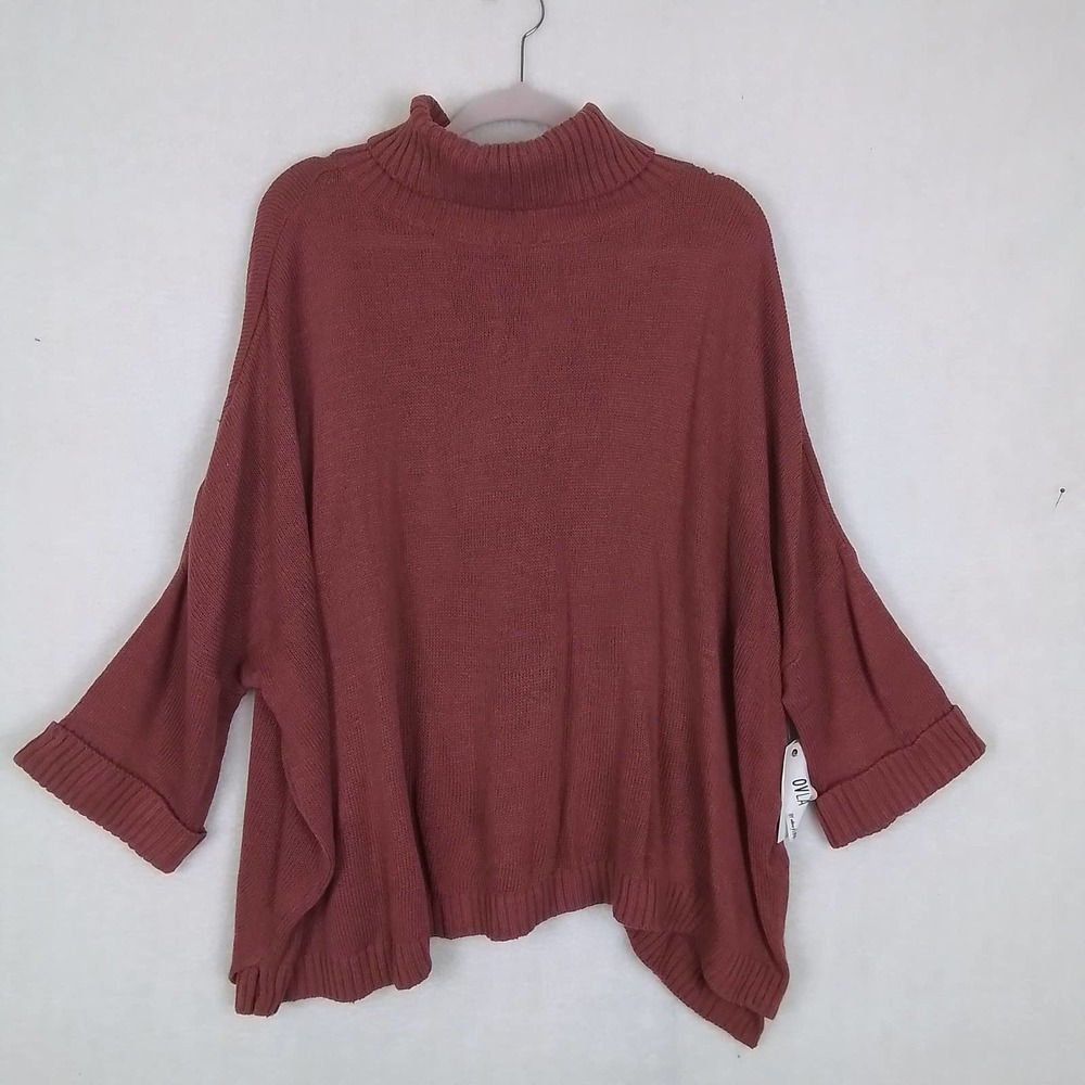 Olive & Vine Super Oversized Asymmetrical Hem‎ Sweater Size Small in Rust Brown